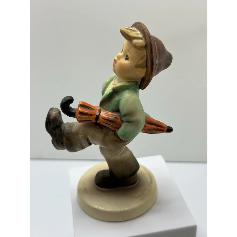 Goebel Hummel Happy Traveler Figurine 109/0 W Germany Vintage 5